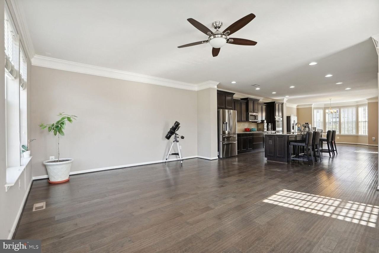 6806 Bryson Cir - Photo 6 of 27