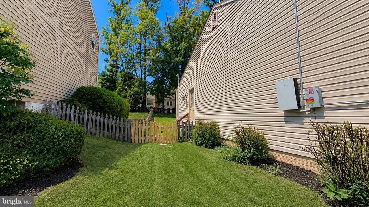 12554 Cantilever Ct - Photo 2 of 19
