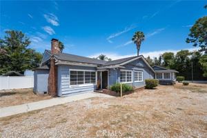 featured image of 14151 Chandler Blvd