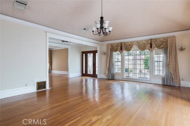 314 W Kenneth Rd - Photo 4 of 7