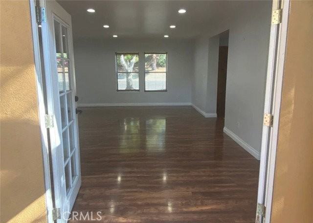 4637 Corliss St - Photo 5 of 8
