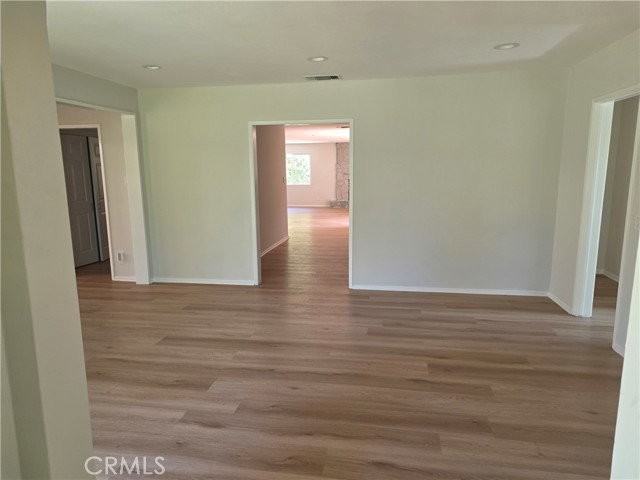 3255 Henrietta Ave - Photo 4 of 8