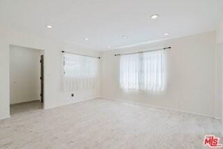 10539 Samoa Ave - Photo 6 of 8