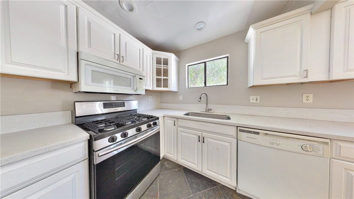 547 Pepper St #2 - Photo 5 of 8