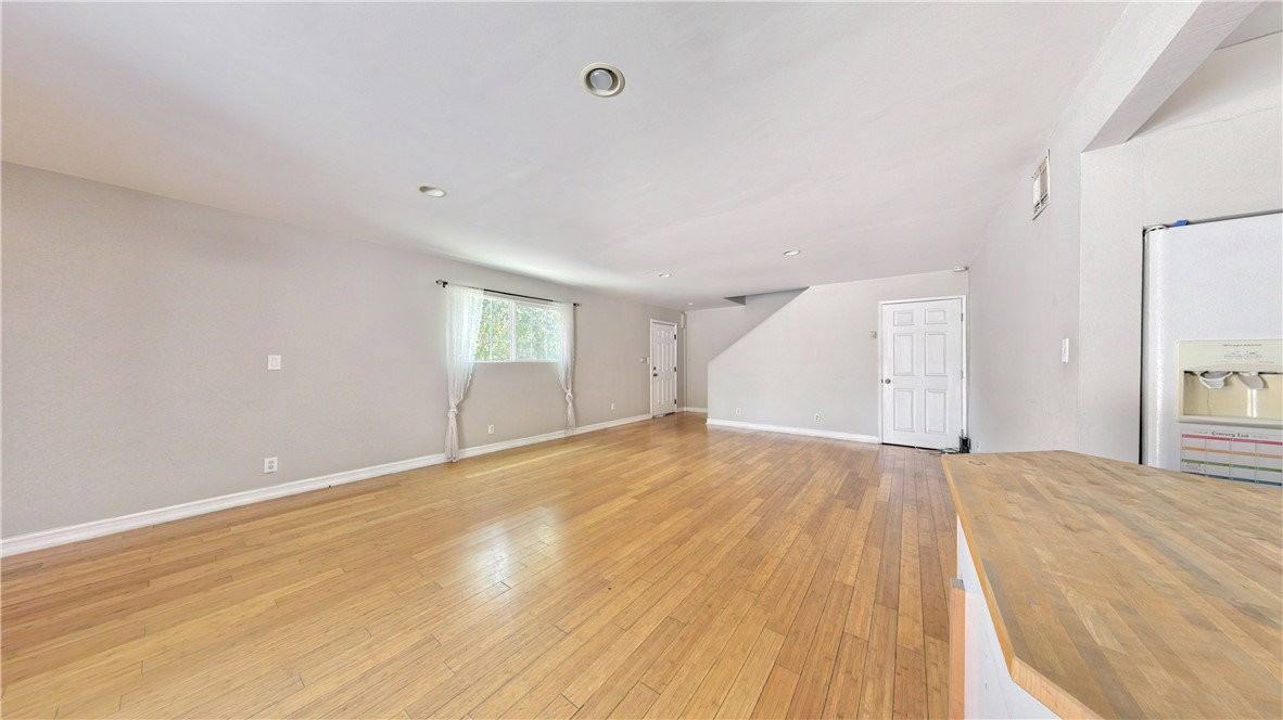 547 Pepper St #2 - Photo 6 of 8
