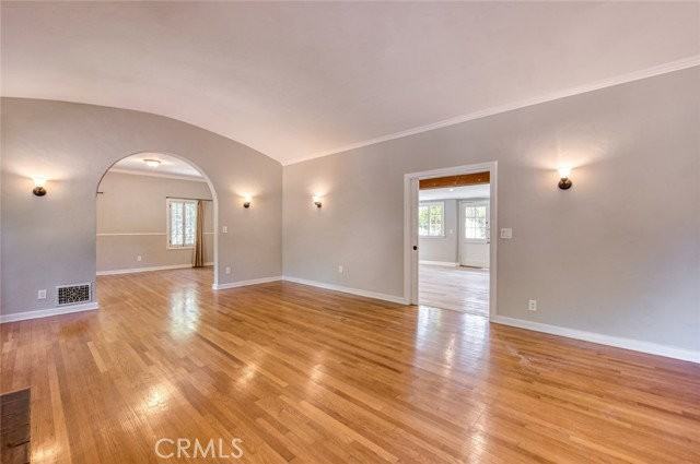 1096 Armada Dr - Photo 5 of 8