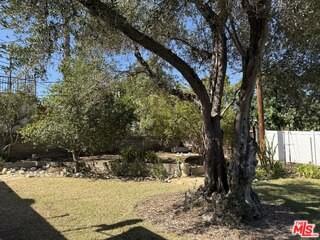 214 Sequoia Dr - Photo 2 of 2