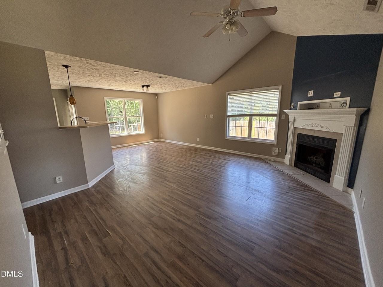 337 Americana Dr - Photo 7 of 40