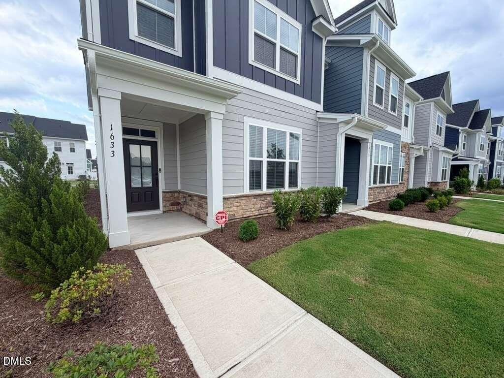 1633 Wendell Valley Blvd - Photo 2 of 40