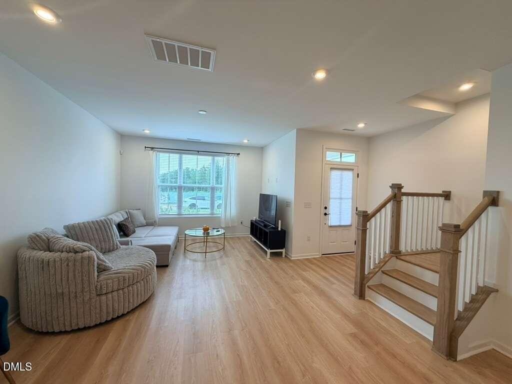 1633 Wendell Valley Blvd - Photo 5 of 40