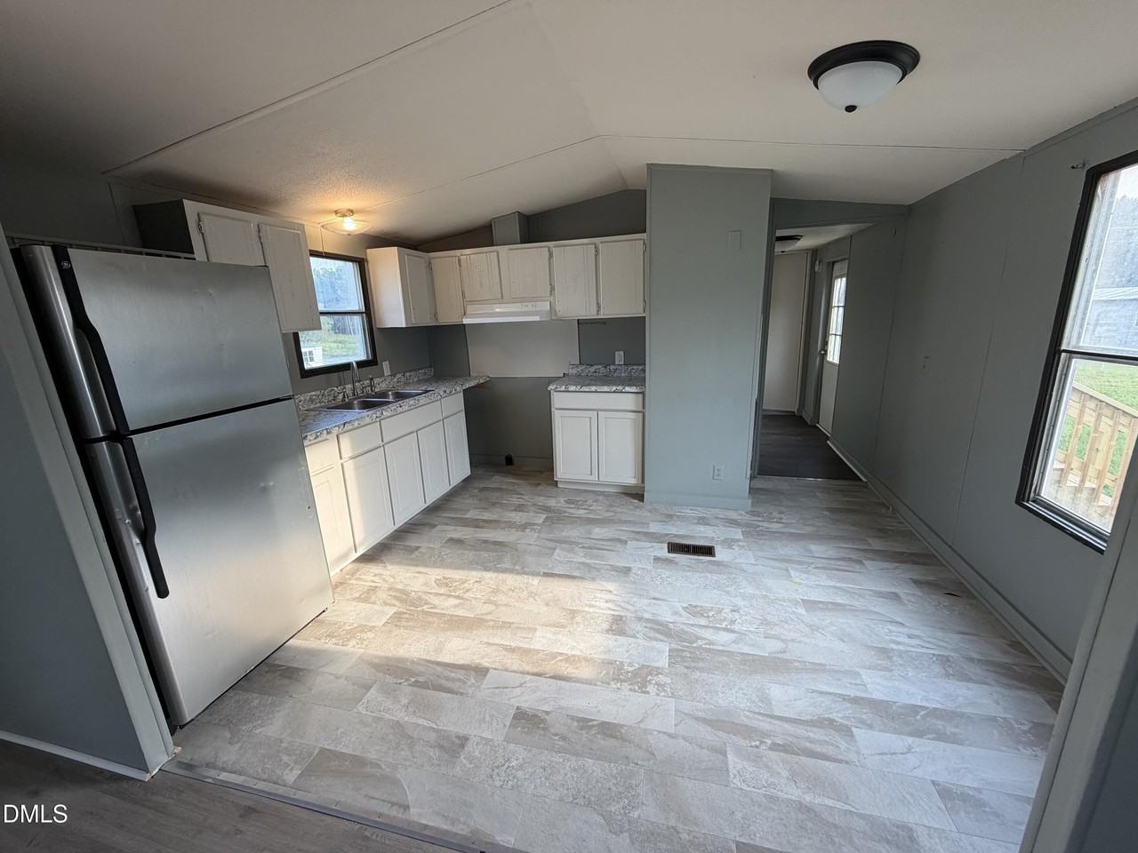 80 Pine Forest Loop - Photo 3 of 7