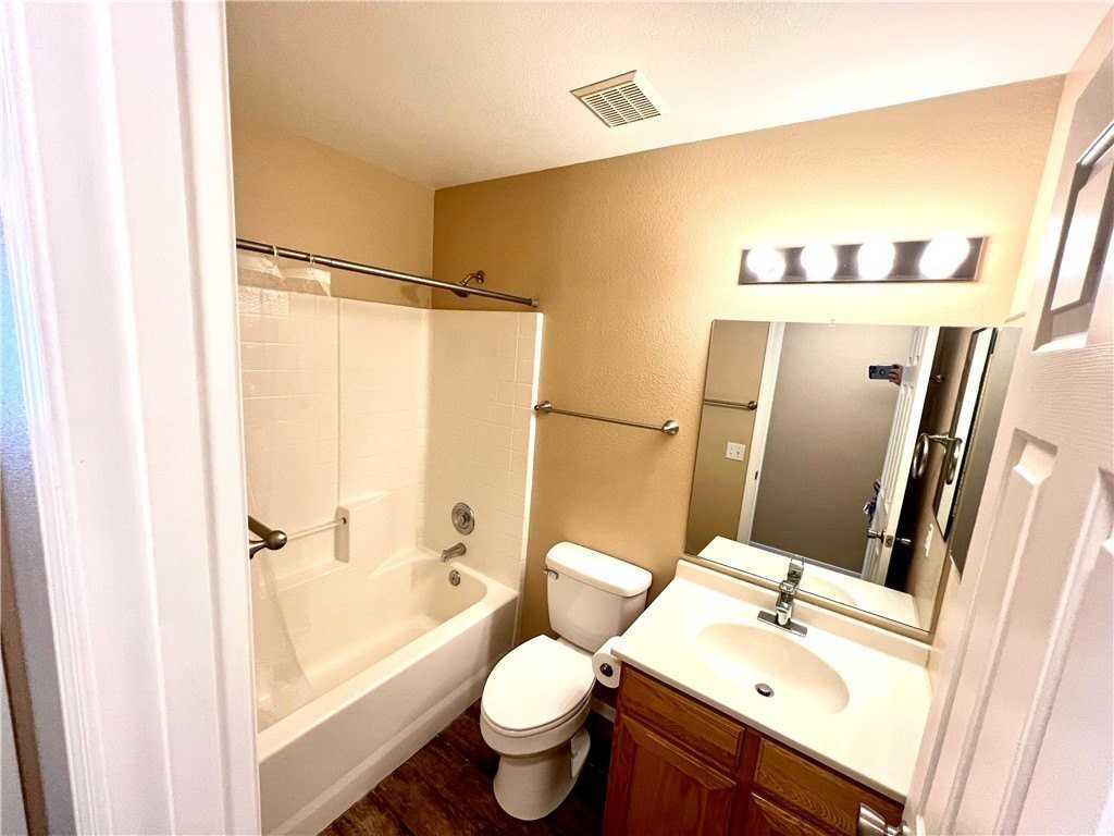 848 Roadrunner Dr - Photo 6 of 9