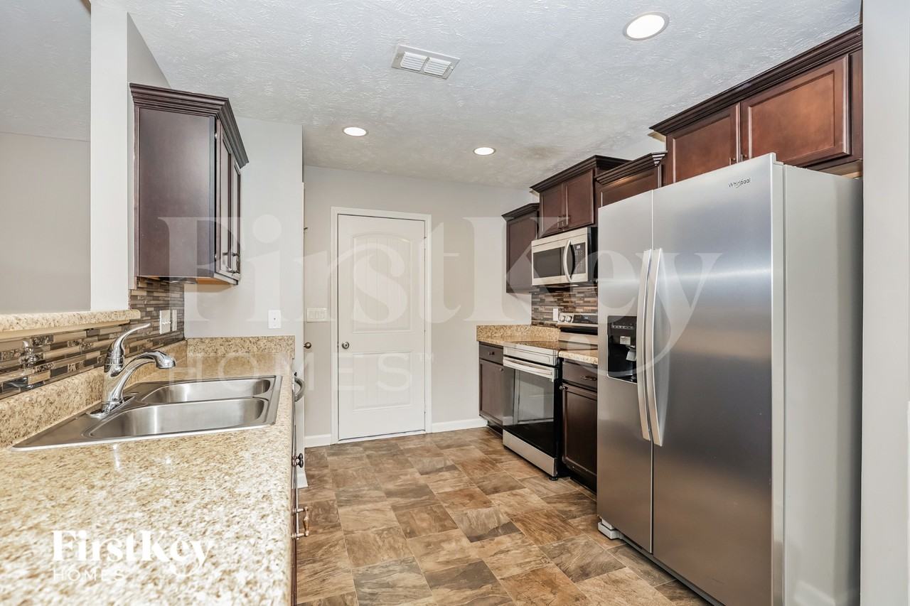 3207 Dupree Ln - Photo 5 of 16