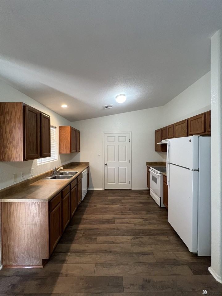 10331 S Monsoon Ave - Photo 6 of 27