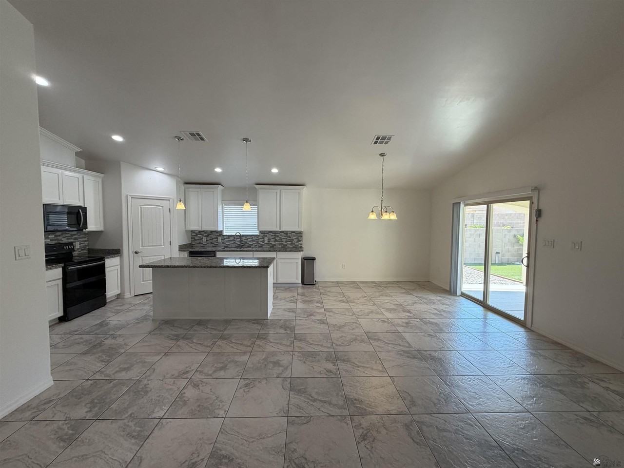 12625 E 48th Dr - Photo 6 of 29