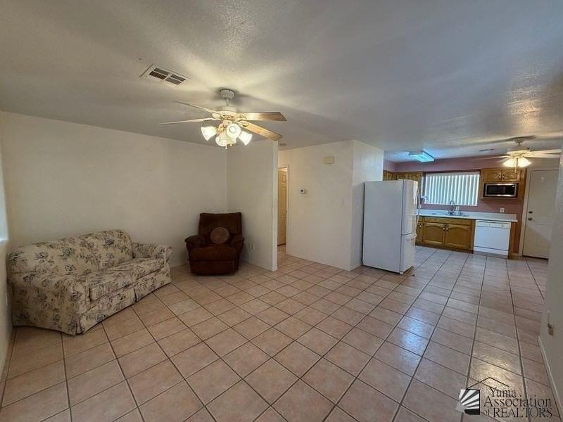 13613 E 52nd St - Photo 6 of 25
