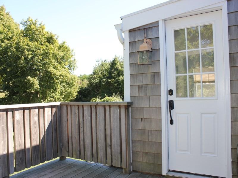 107 Meeting House Ln - Photo 2 of 13