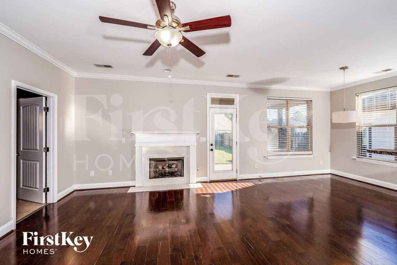 2045 Overlook Pl - Photo 5 of 15