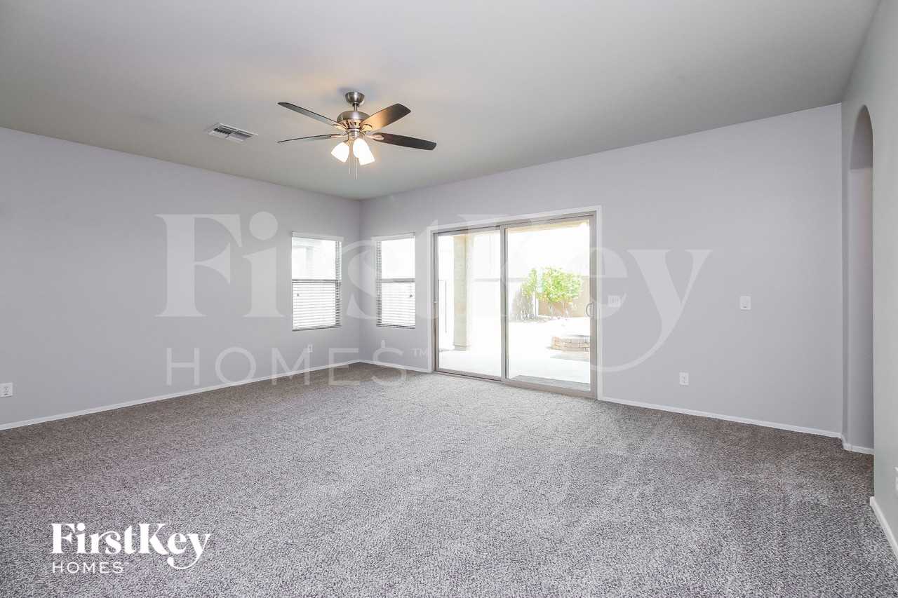 5401 W Victory Way - Photo 2 of 15