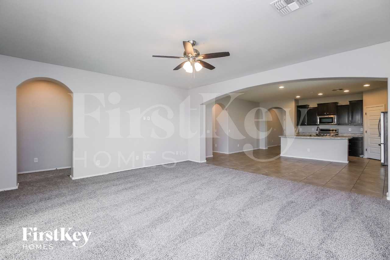 5401 W Victory Way - Photo 3 of 15
