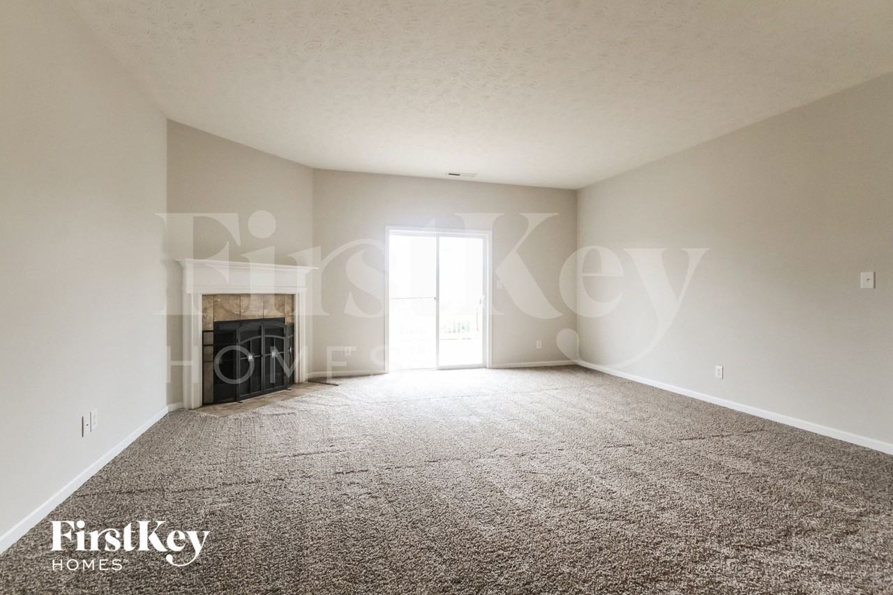 1004 Retford Dr - Photo 2 of 15