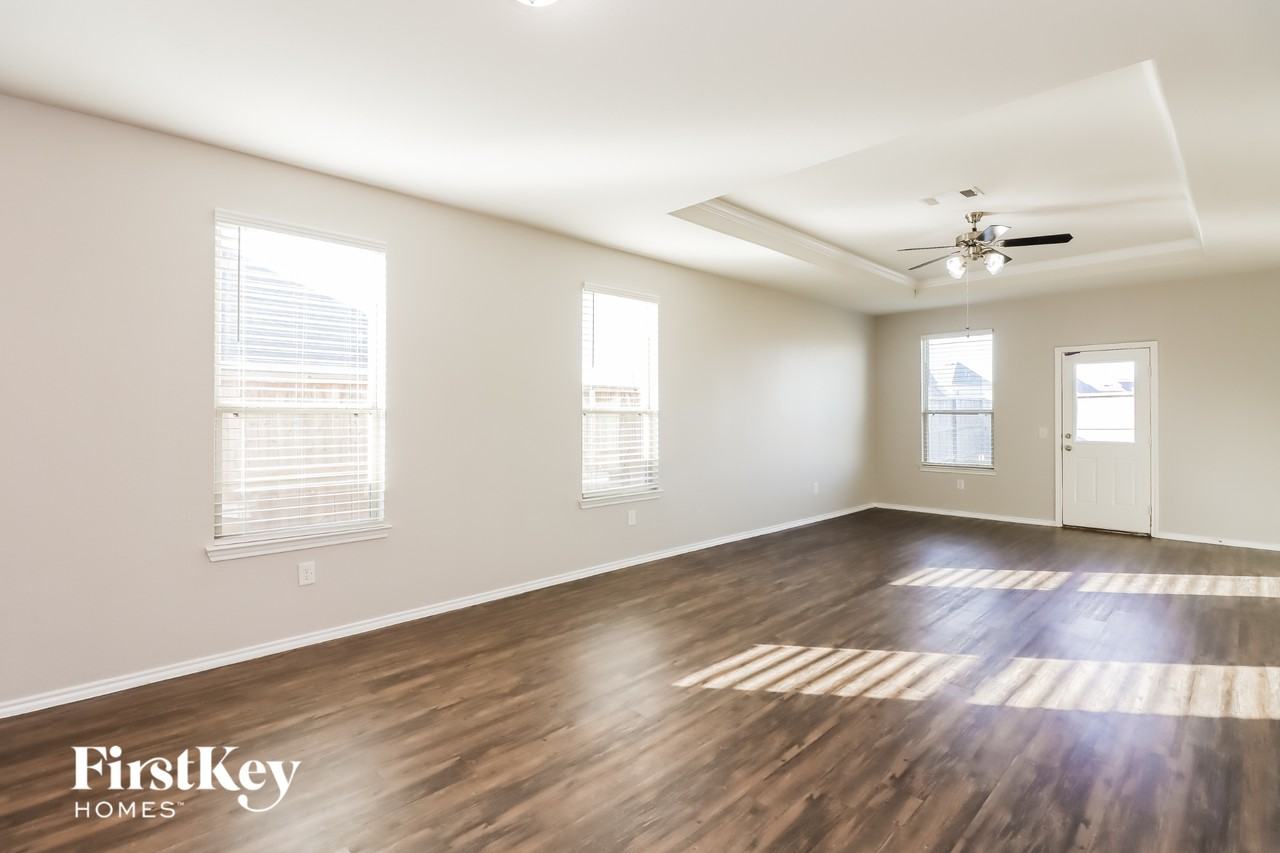 24114 Silver Sunset Ln - Photo 3 of 15