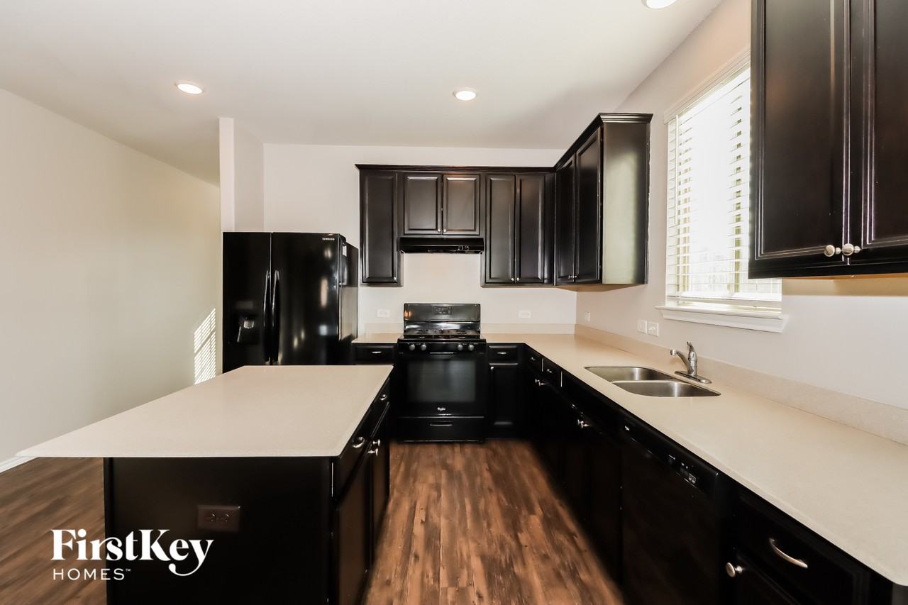 24114 Silver Sunset Ln - Photo 5 of 15