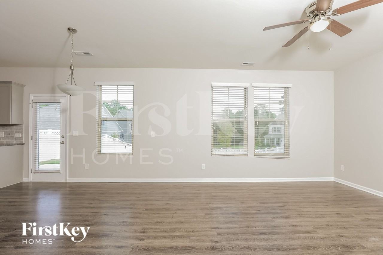 104 Eastern Teal Dr - Photo 2 of 15