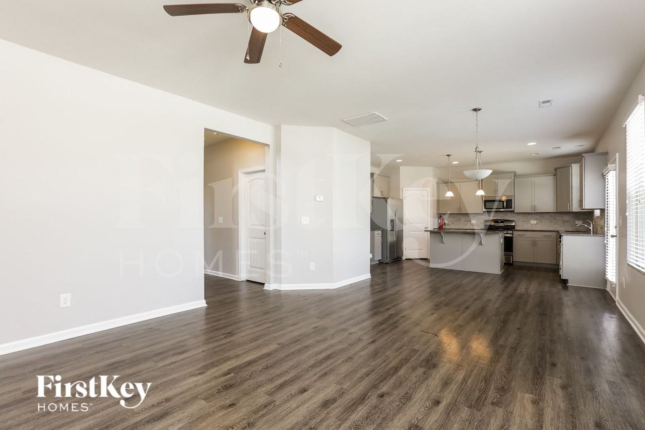 104 Eastern Teal Dr - Photo 3 of 15