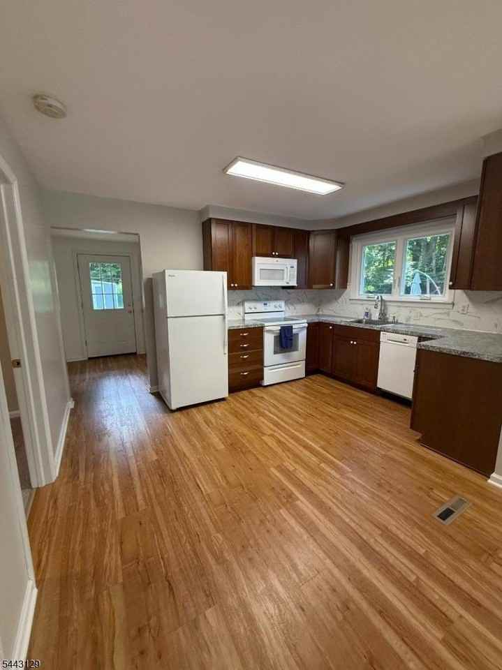 18 Abbott - Photo 4 of 21