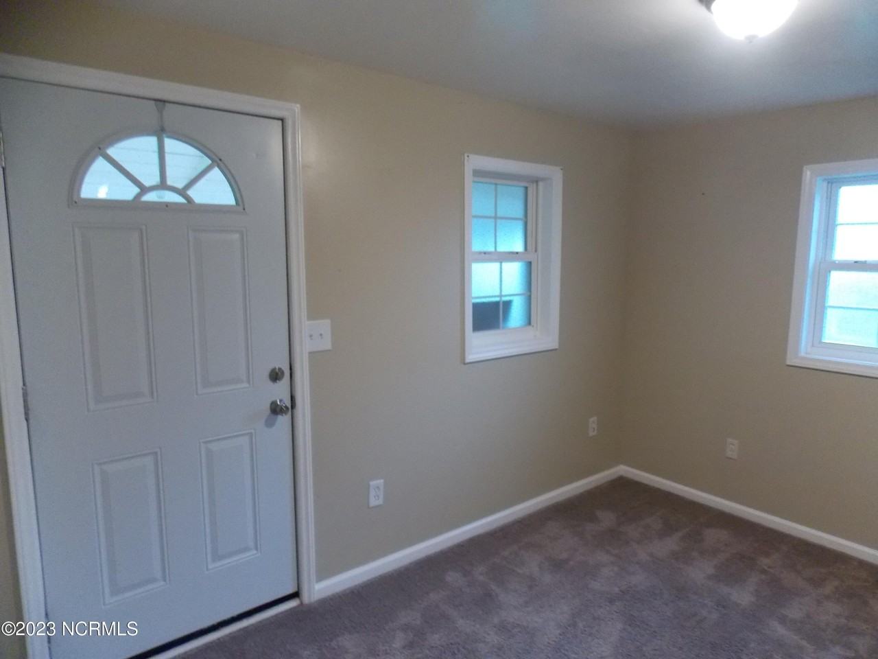 5900 New Bern Hwy - Photo 3 of 22