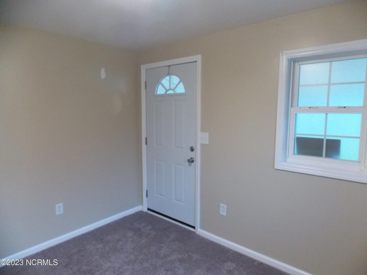 5900 New Bern Hwy - Photo 4 of 22