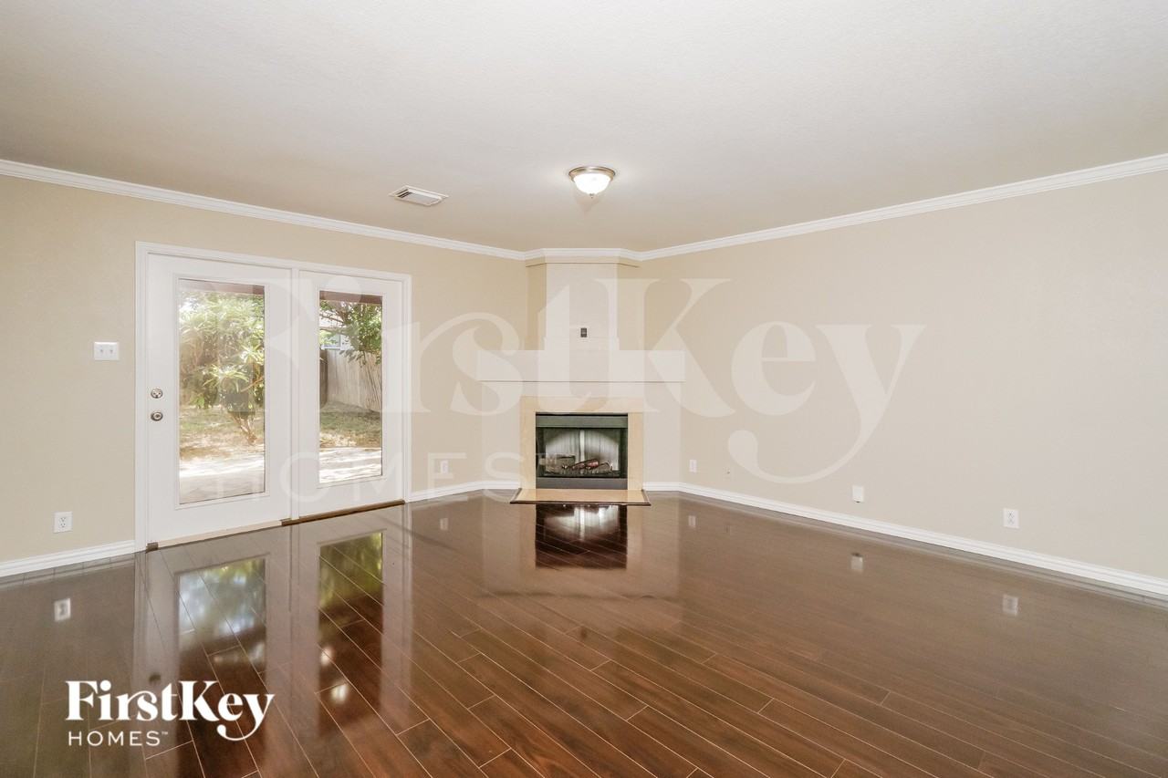 11715 Ripplewood - Photo 4 of 16