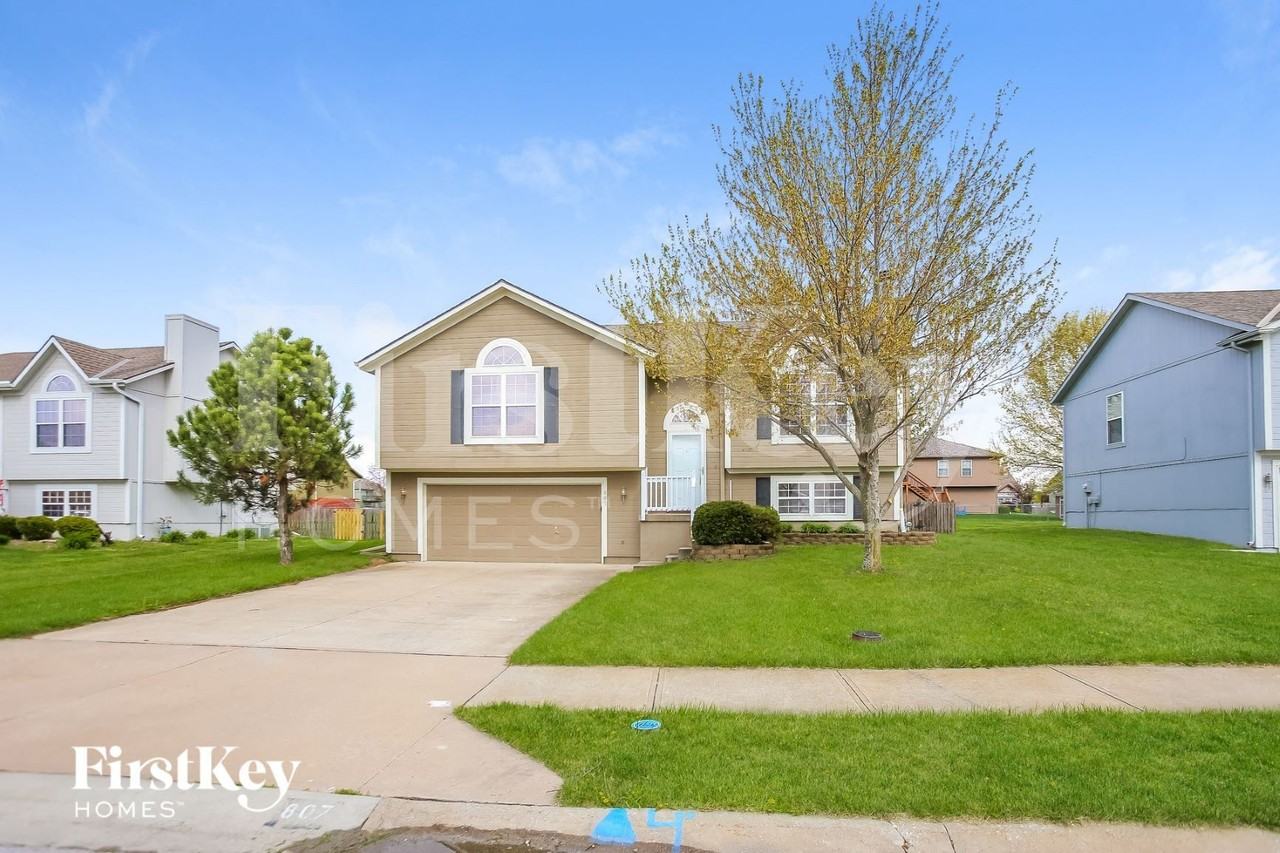 807 Canter St - Photo 2 of 15