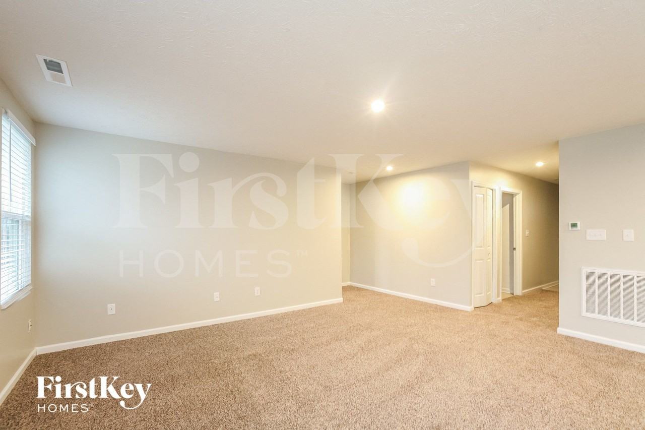 2655 Spurlock Ln - Photo 3 of 15