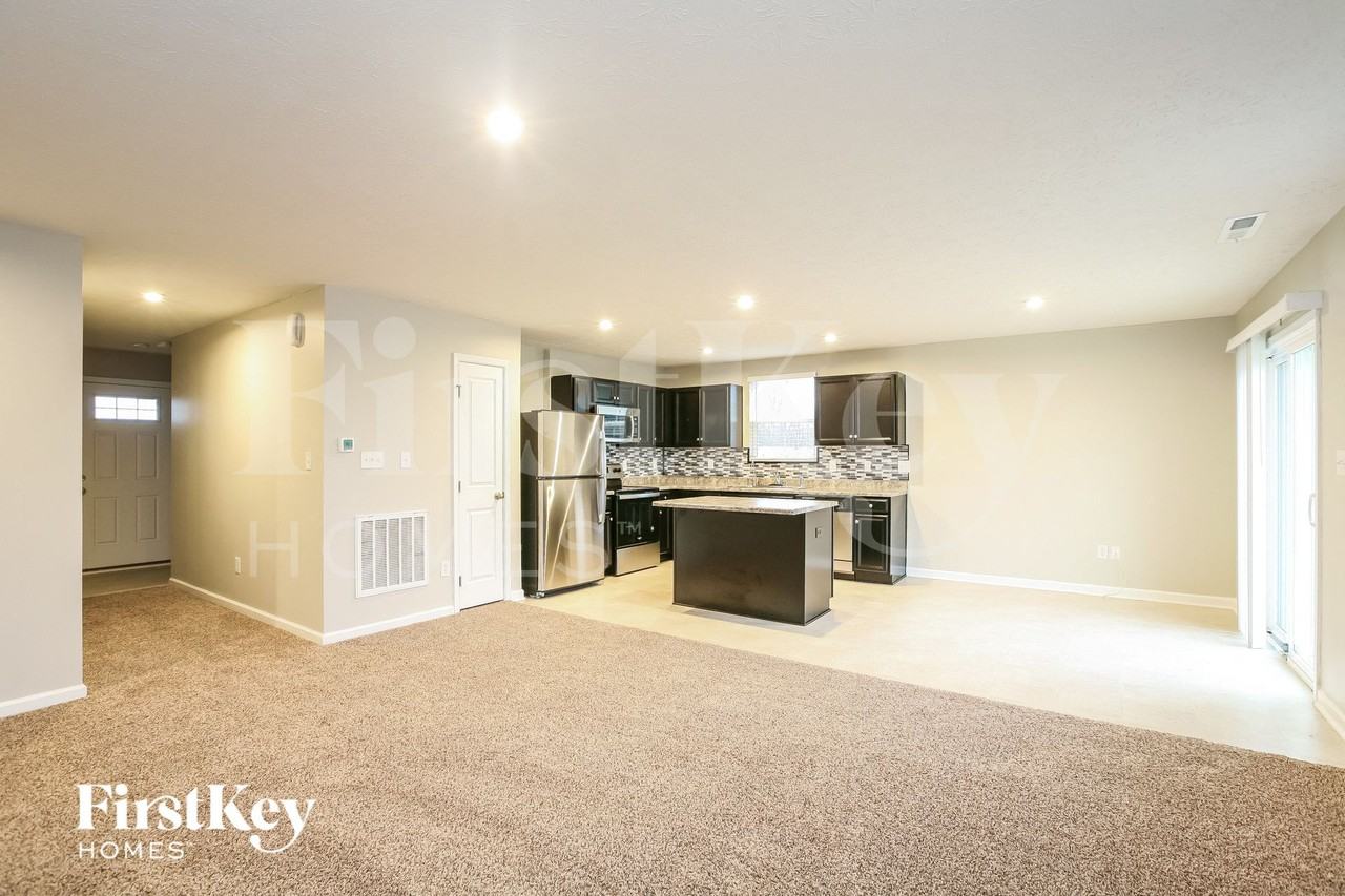 2655 Spurlock Ln - Photo 4 of 15