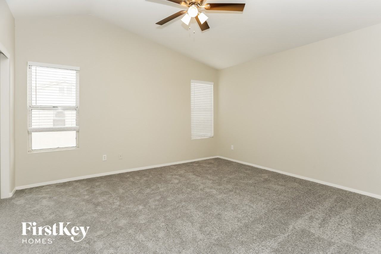 5001 Prairie Springs Ct - Photo 6 of 15