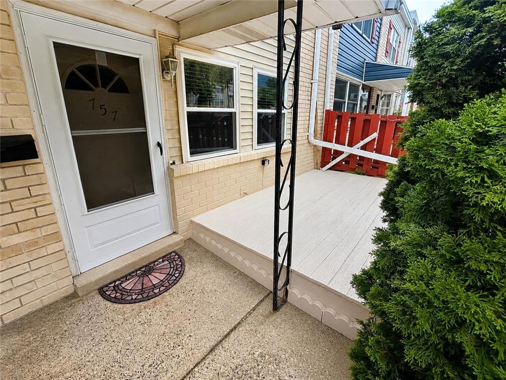 757 Mohawk St - Photo 3 of 12