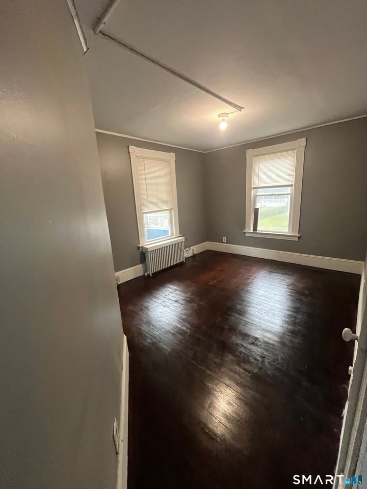 11 Addison St - Photo 3 of 4