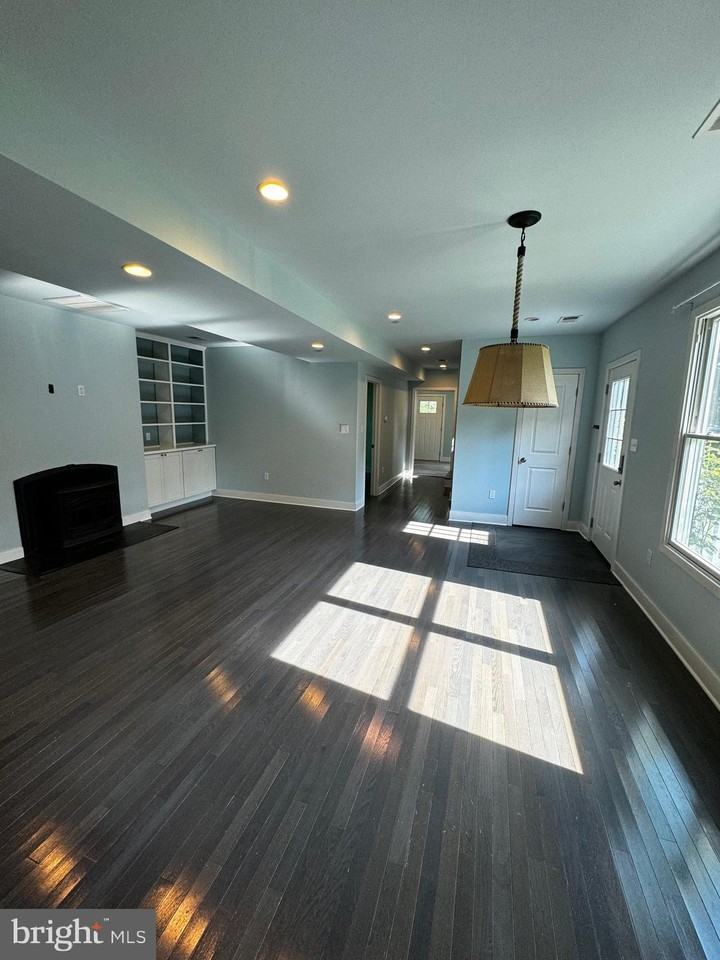 733 Walnut Ave - Photo 3 of 36