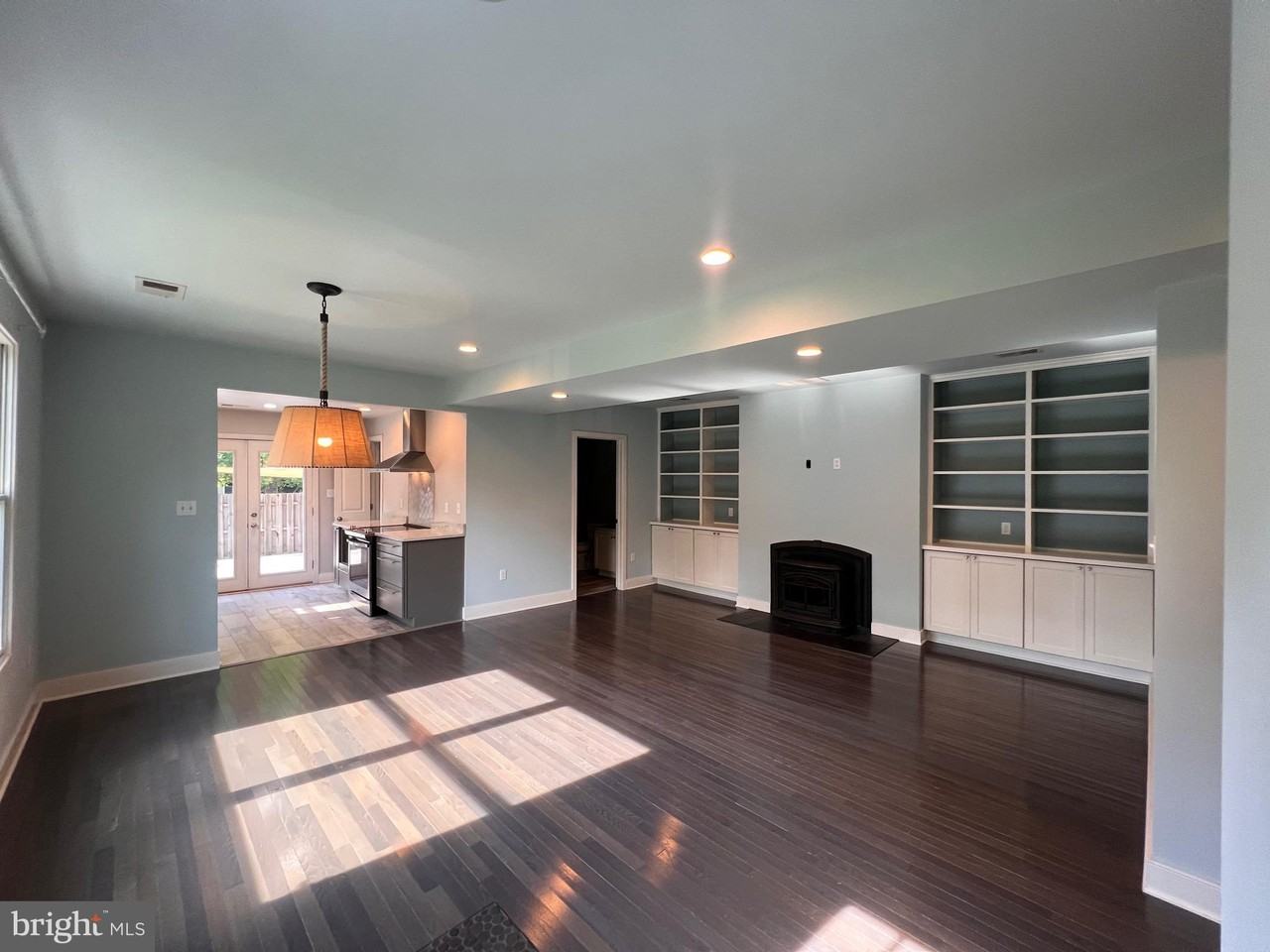 733 Walnut Ave - Photo 4 of 36