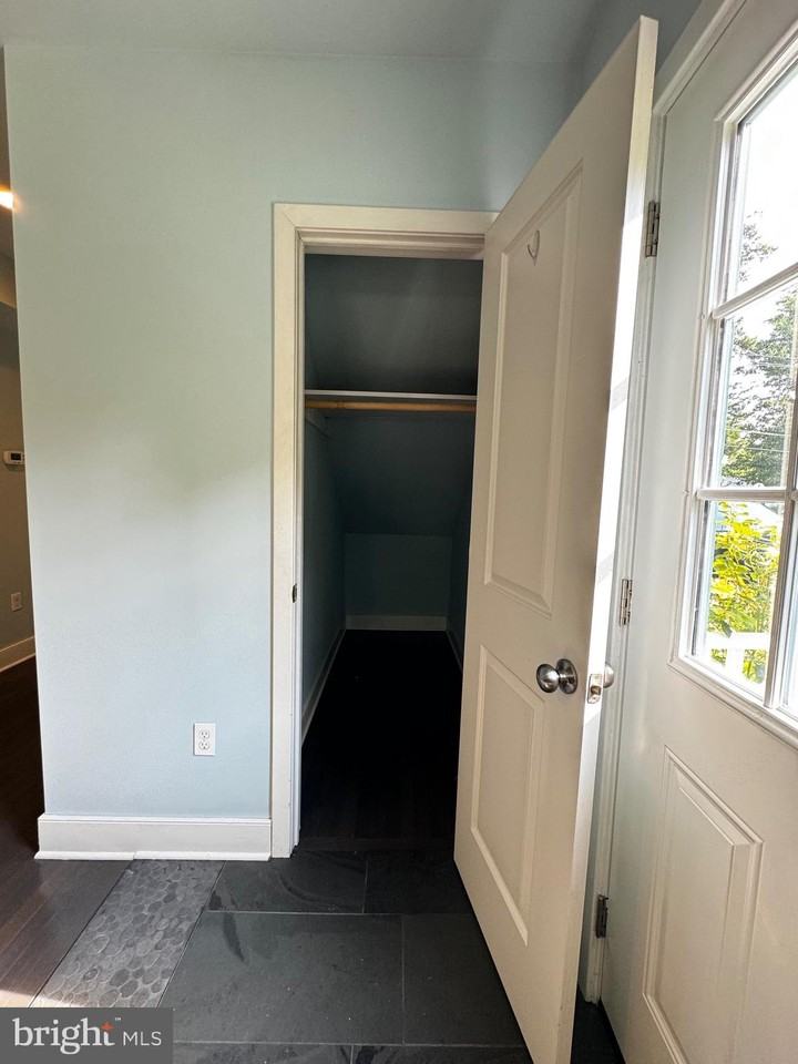 733 Walnut Ave - Photo 6 of 36