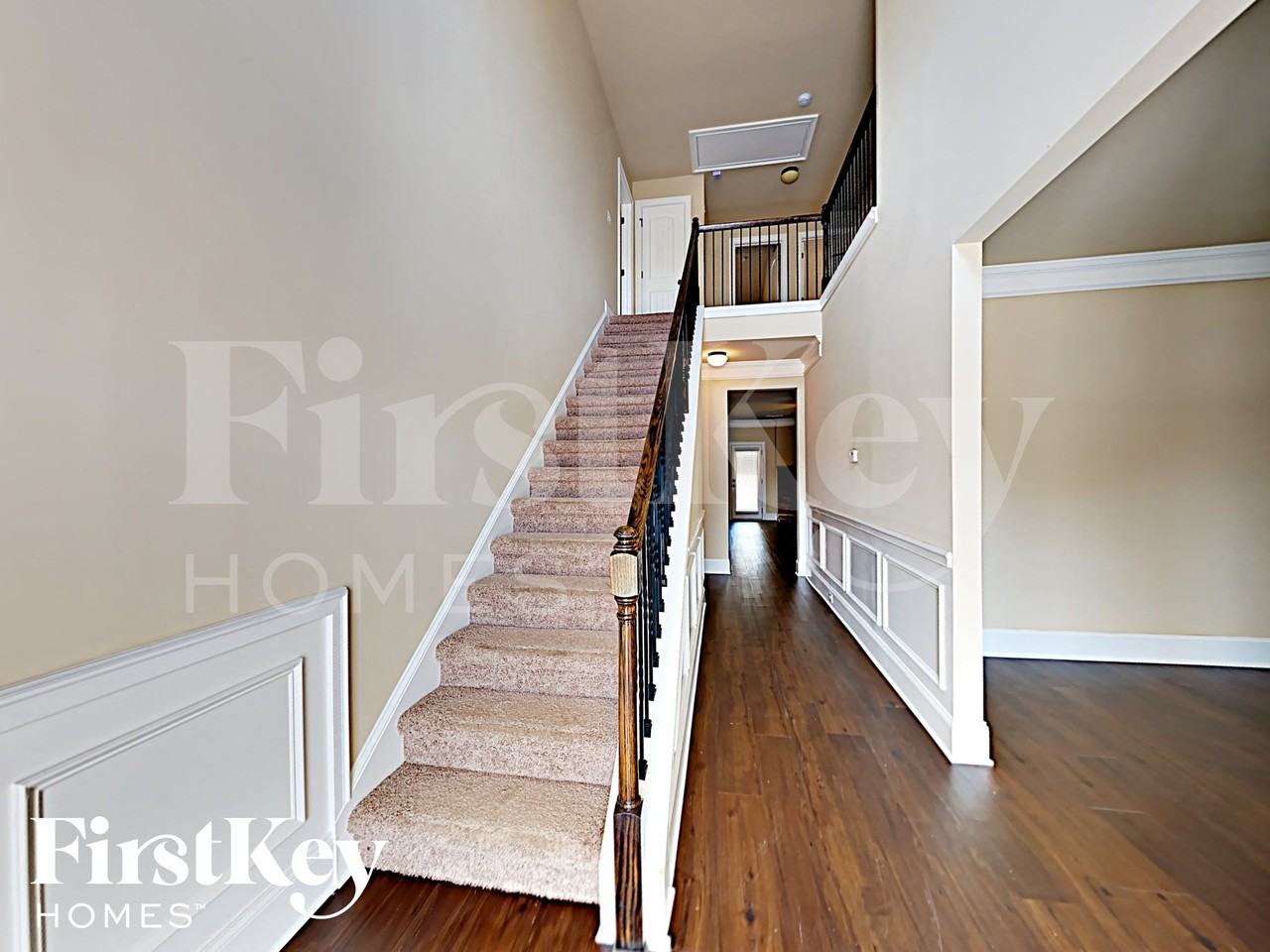 810 Golden Isles Dr - Photo 2 of 17