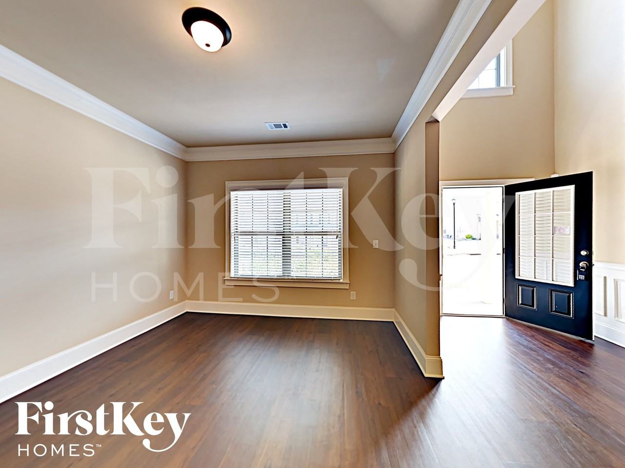 810 Golden Isles Dr - Photo 3 of 17