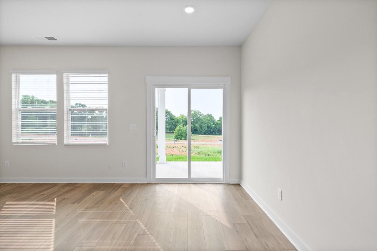 319 Lacewing Ln - Photo 7 of 30