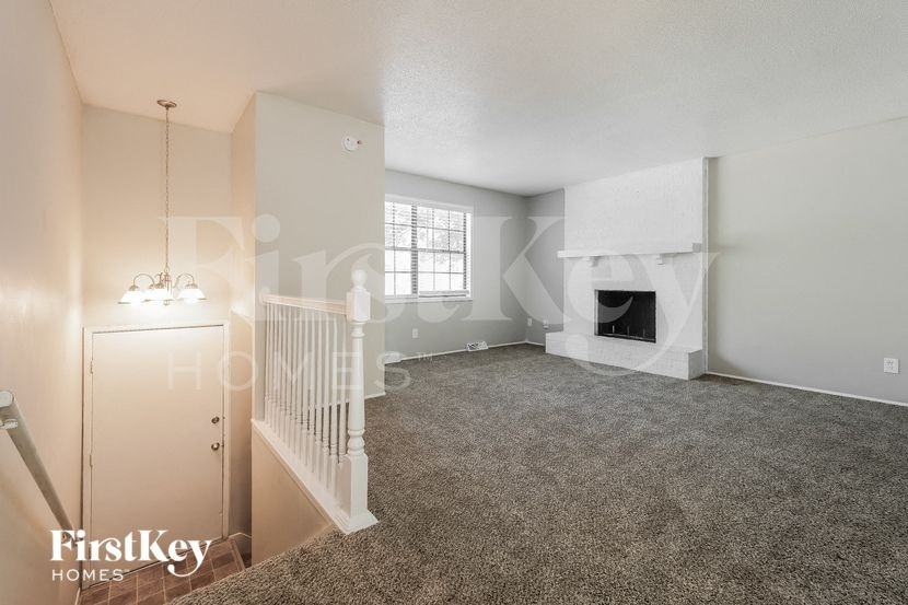 6404 E 140th Ter - Photo 3 of 15