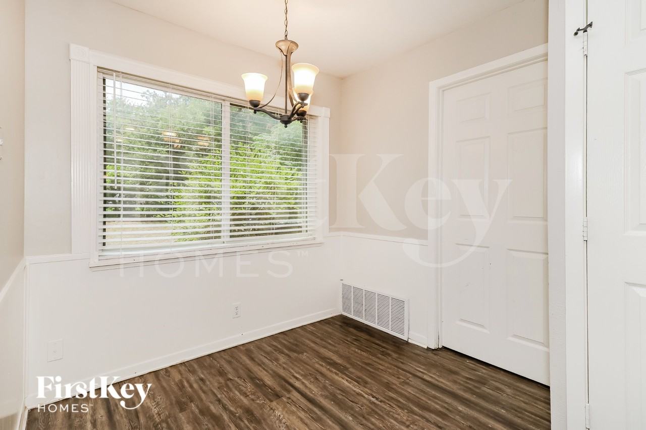 6024 Wormar Ave - Photo 5 of 16