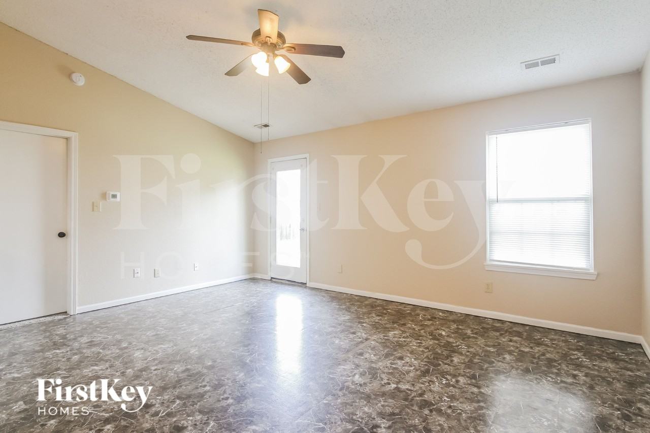 5346 Red River Ct - Photo 2 of 16