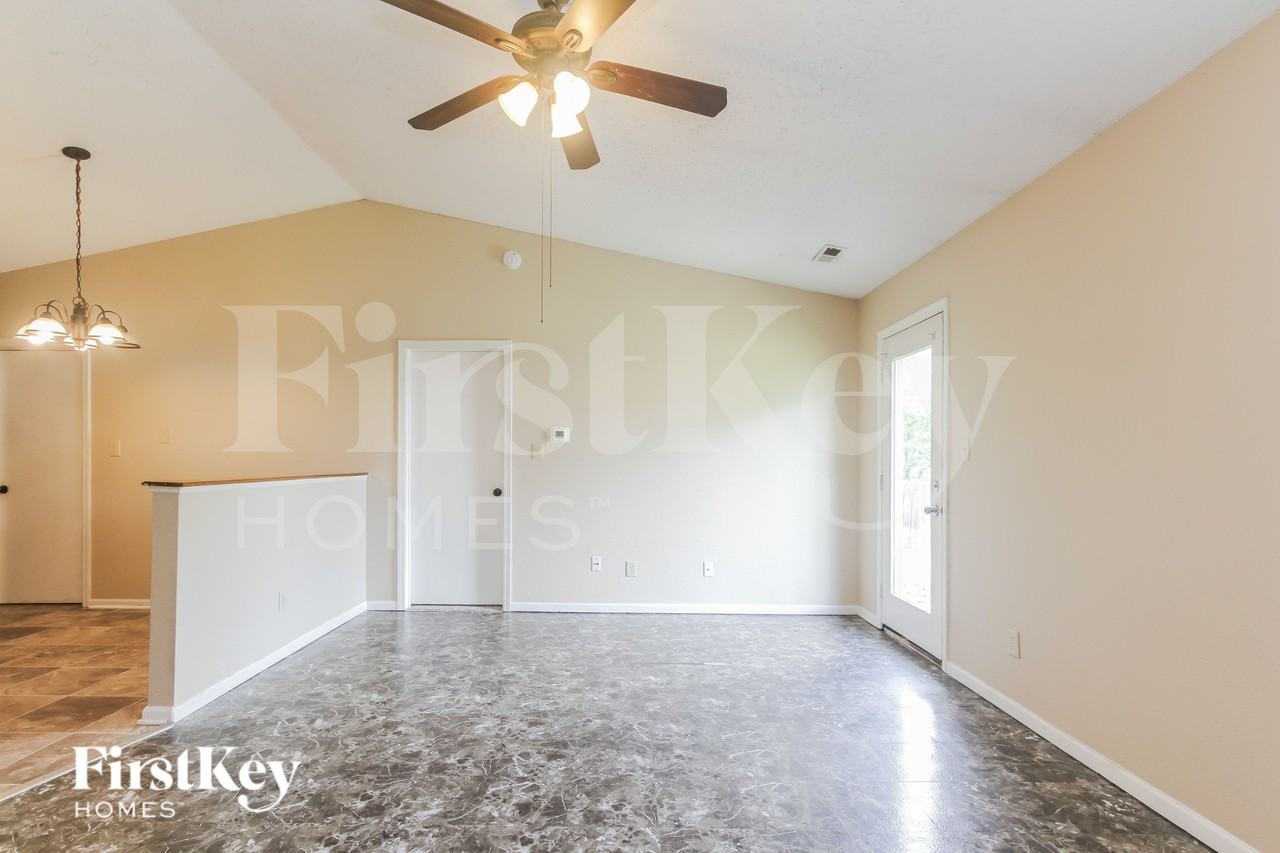 5346 Red River Ct - Photo 5 of 16