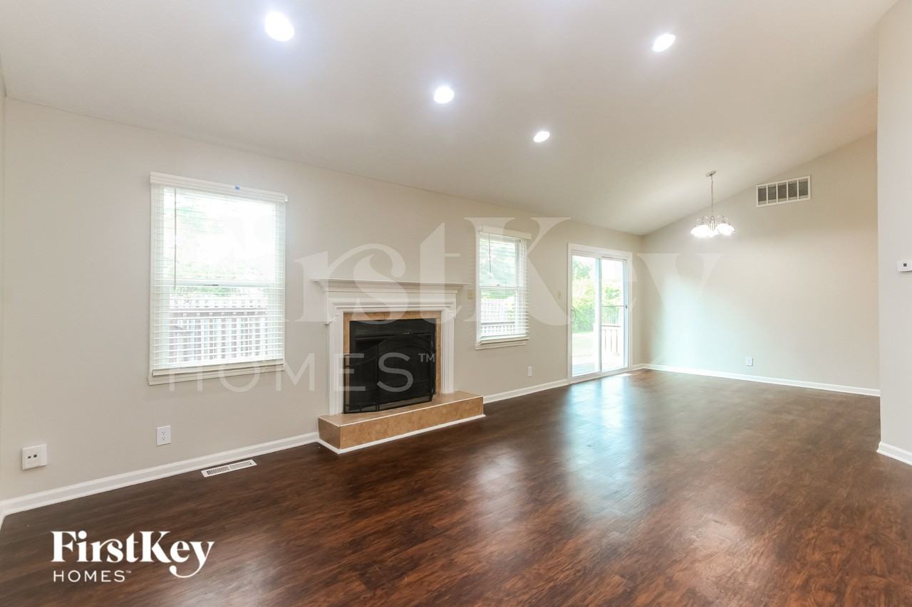 5038 Deer Creek Pl - Photo 3 of 16
